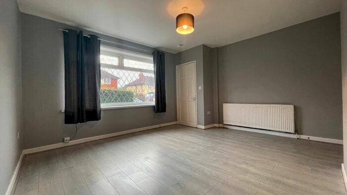 3 Bedroom Semi-Detached House To Rent In Kendal Drive, Leeds, LS15