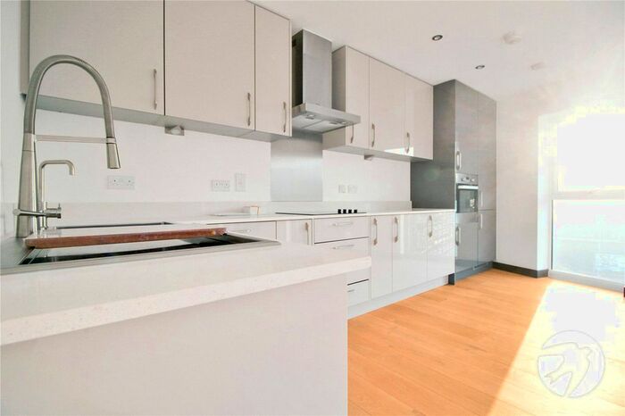 2 Bedroom Flat To Rent In James Smith Court, Dartford, James Smith Court, Dartford DA1