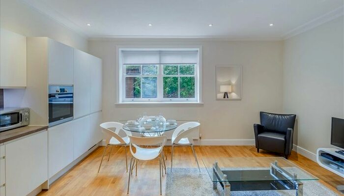 1 Bedroom Flat To Rent In Hamlet Gardens, London, W6