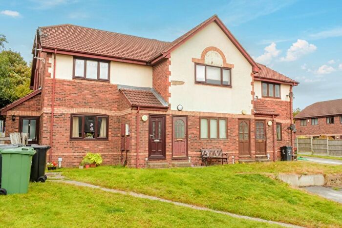 2 Bedroom Flat For Sale In Busely Court, Morley, Leeds, LS27
