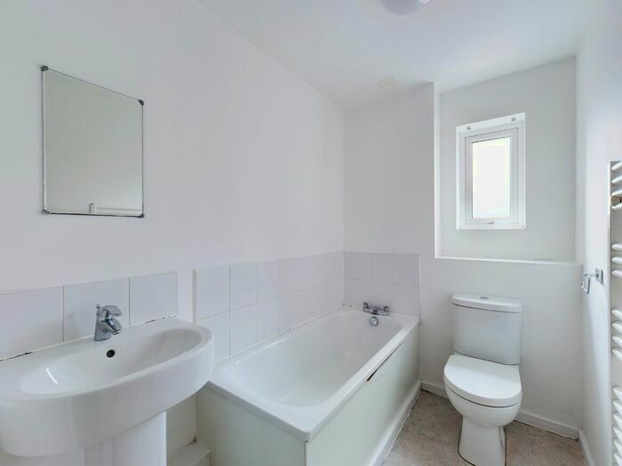 2 Bedroom Flat To Rent In Hartley Court, Cliffe Vale, Stoke On Trent Staffordshire, ST4