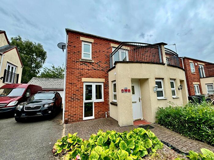 3 Bedroom Property To Rent In Waterside Close, Wolverhampton, WV2