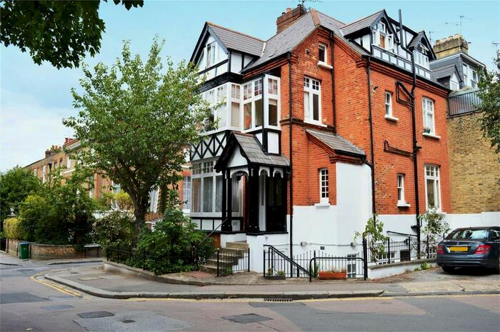 1 Bedroom Flat To Rent In The Hermitage, Richmond, TW10