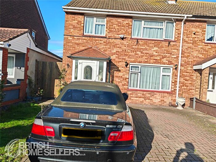 3 Bedroom Semi Detached House For Sale In Wokindon Road, Grays, Essex, RM16