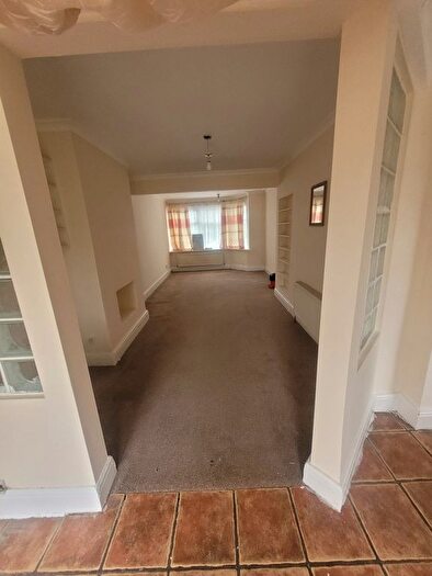 3 Bedroom Semi Detached House To Rent In Balmoral Drive, Hayes, UB4