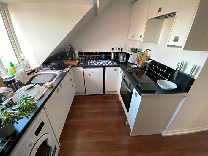 1 Bedroom Flat To Rent In Cleggs Court, Post Office Lane, Wantage, OX12