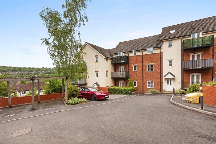 2 Bedroom Apartment For Sale In Moonstone Court, High Wycombe, HP12