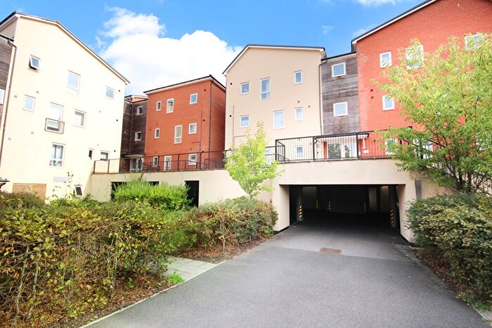 2 Bedroom Apartment To Rent In Nicholson Park, Bracknell, RG12