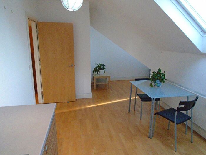 1 Bedroom Flat To Rent In Bristol Road, Selly Oak, Birmingham, B29