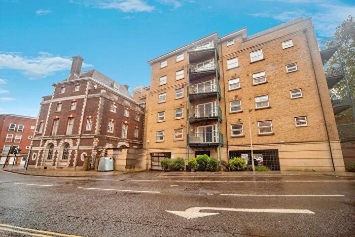 1 Bedroom Apartment For Sale In Neptune Way, Southampton, SO14