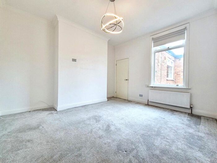 3 Bedroom Flat To Rent In Lemon Street, South Shields, Tyne And Wear, NE33
