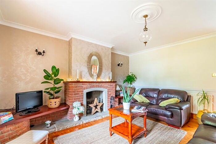 3 Bedroom Terraced House To Rent In Fifth Avenue, York, YO31