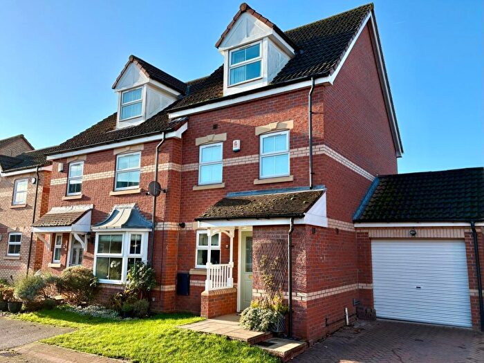 3 Bedroom Semi Detached House For Sale In Vulcan Mews, Auckley, Doncaster, DN9