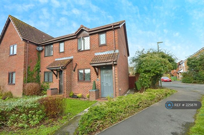2 Bedroom End Of Terrace House To Rent In Albacore Avenue, Warsash, Southampton, SO31
