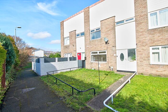 3 Bedroom Terraced House For Sale In Oak Road, Newport, NP10