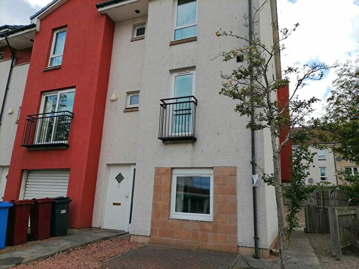 4 Bedroom Town House To Rent In Brook Close, Dundee, DD1