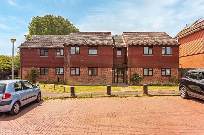 1 Bedroom Flat For Sale In Cottenhams, Blindley Heath, RH7