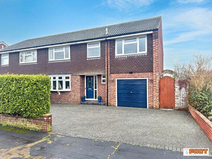 4 Bedroom Semi Detached House For Sale In Saltmarsh Lane, Hayling Island, PO11