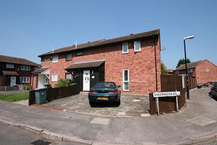 2 Bedroom Semi-Detached House To Rent In Sheerwater Road, Beckton, London, E14