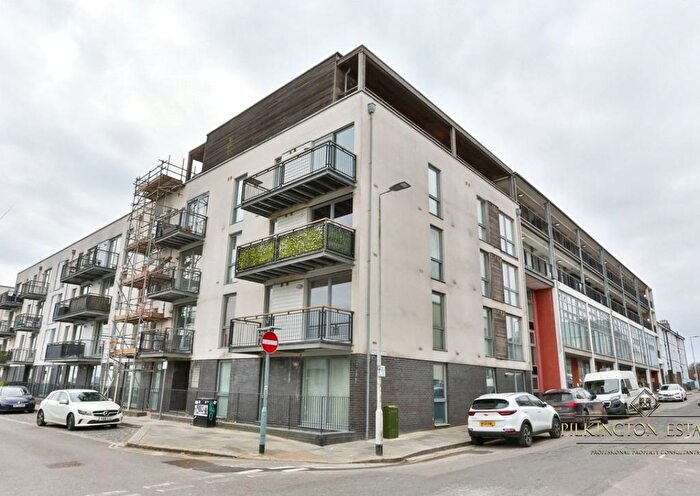 2 Bedroom Flat For Sale In Brittany Street, Plymouth, Devon, PL1