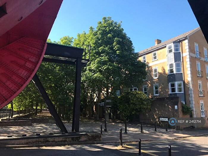 2 Bedroom Flat To Rent In Raleigh Court, London, SE16