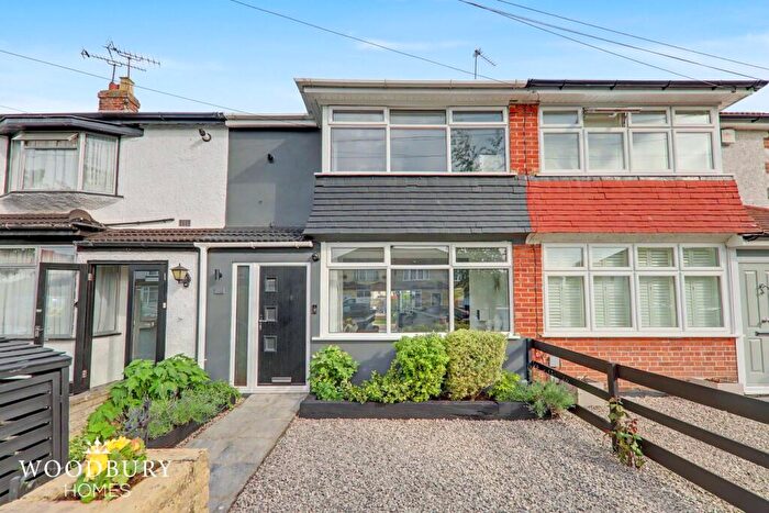 3 Bedroom Terraced House For Sale In Southern Drive, Loughton, IG10