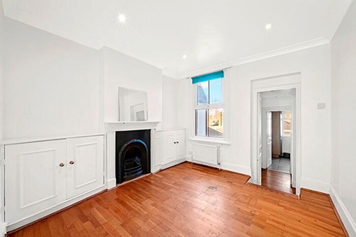 2 Bedroom Flat To Rent In Haydons Road, London, SW19