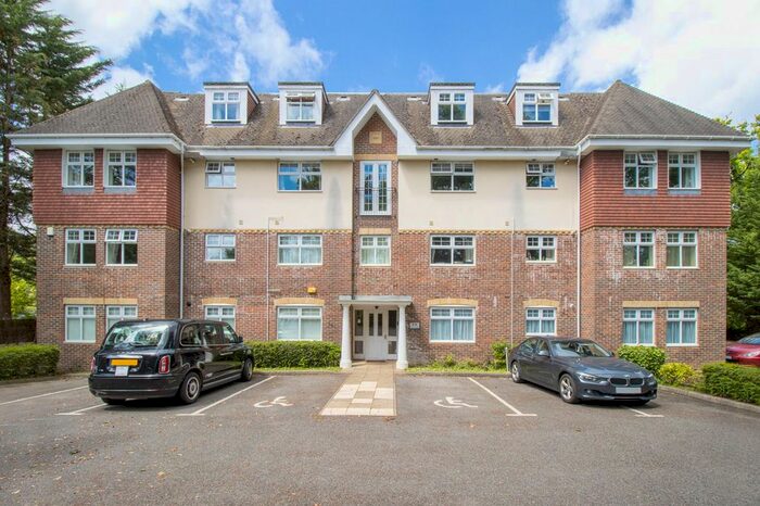 2 Bedroom Flat To Rent In Horsham Road, Brecon Heights, RH11