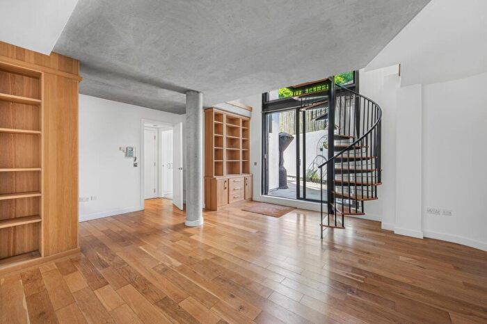 3 Bedroom Flat For Sale In Copenhagen Street, Barnsbury, N1