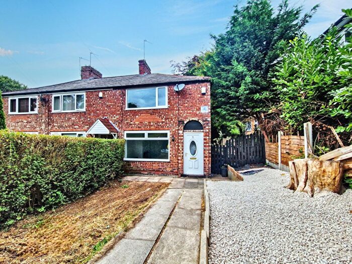 2 Bedroom Property To Rent In Ostrich Lane, Prestwich, M25