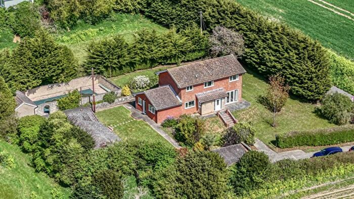 4 Bedroom Detached House For Sale In Foxborough Hill, Woodnesborough, Sandwich, CT13