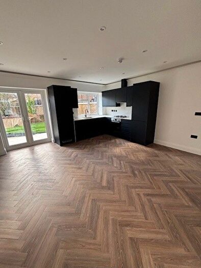 2 Bedroom Flat To Rent In Church Road, London, W3