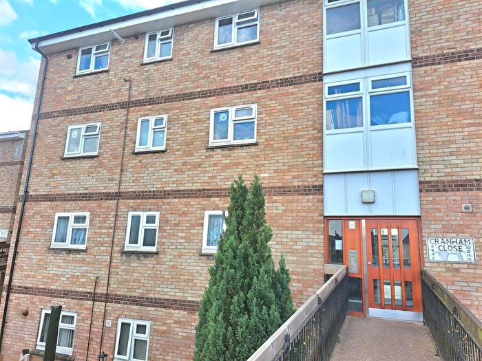 2 Bedroom Apartment To Rent In Cranham Close, Bristol, BS15