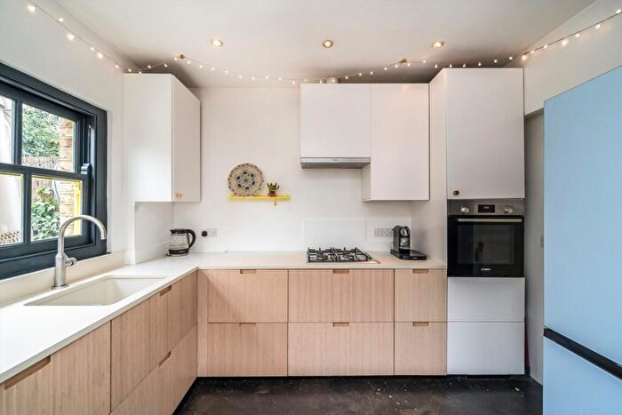 3 Bedroom House For Sale In Tyneham Road, Shaftesbury Estate, SW11
