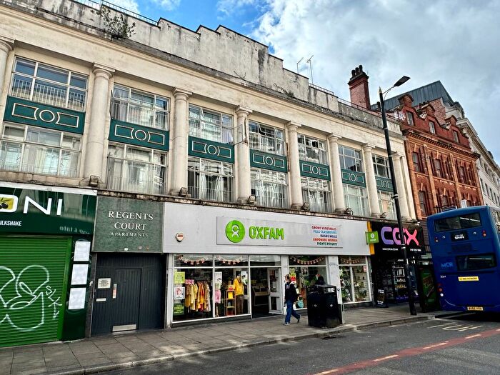 3 Bedroom Flat To Rent In Oldham Street, Manchester, M1