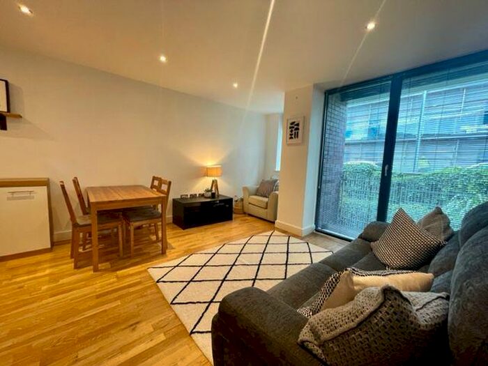 3 Bedroom Apartment To Rent In The Mews, Advent Way, Manchester, M4