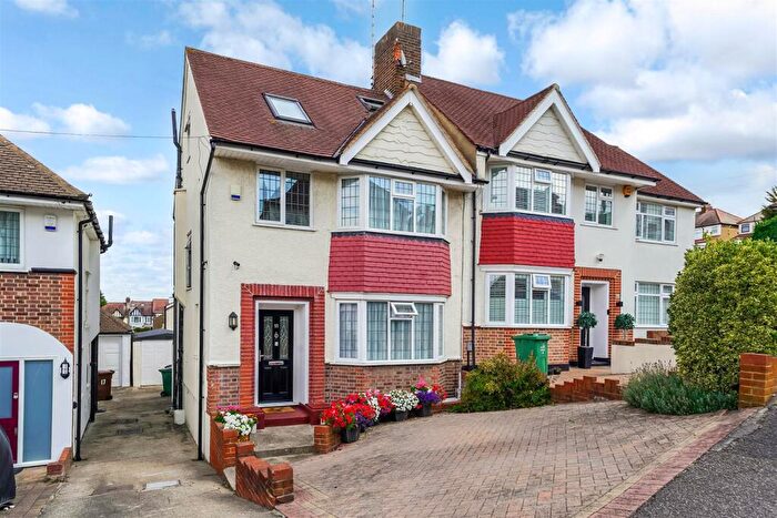 4 Bedroom Semi-Detached House For Sale In Dove House Gardens, Chingford, E4