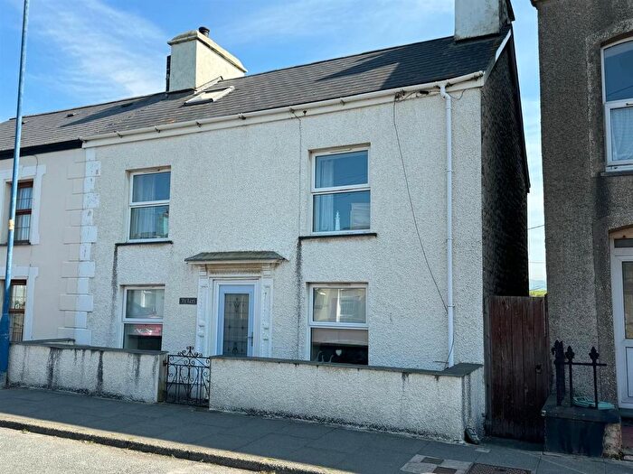 5 Bedroom Property For Sale In High Street, Borth, SY24