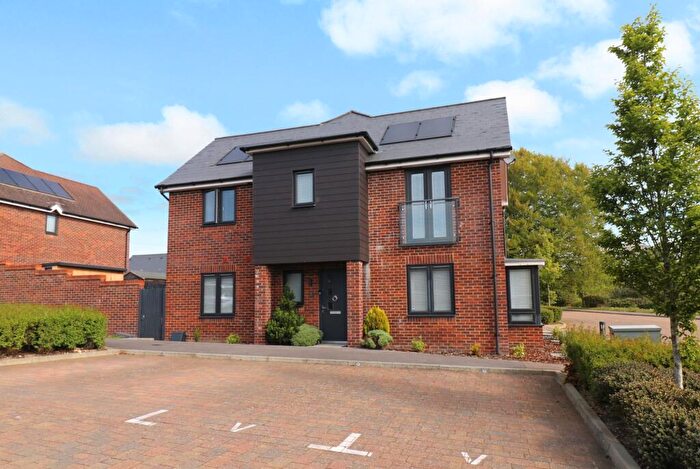 3 Bedroom End Of Terrace House For Sale In Catland Copse, Bursledon, SO31