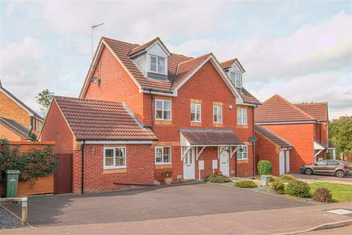 3 Bedroom Semi-Detached House To Rent In Portishead Drive, Tattenhoe, Milton Keynes, MK4