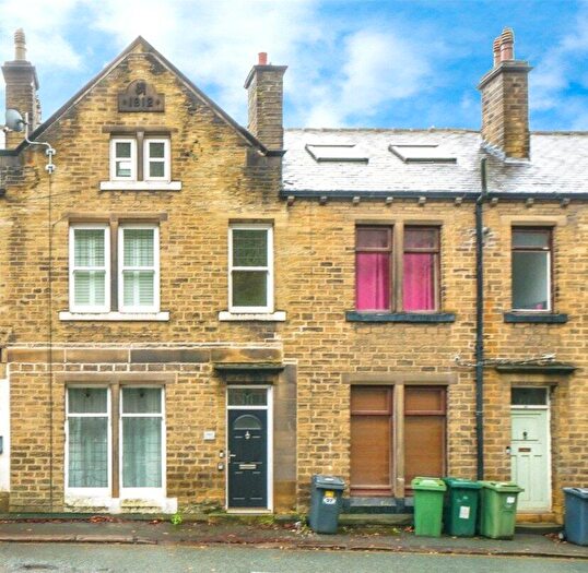 3 Bedroom Terraced House To Rent In Thornhill Road, Longwood, Huddersfield, Kirklees, HD3