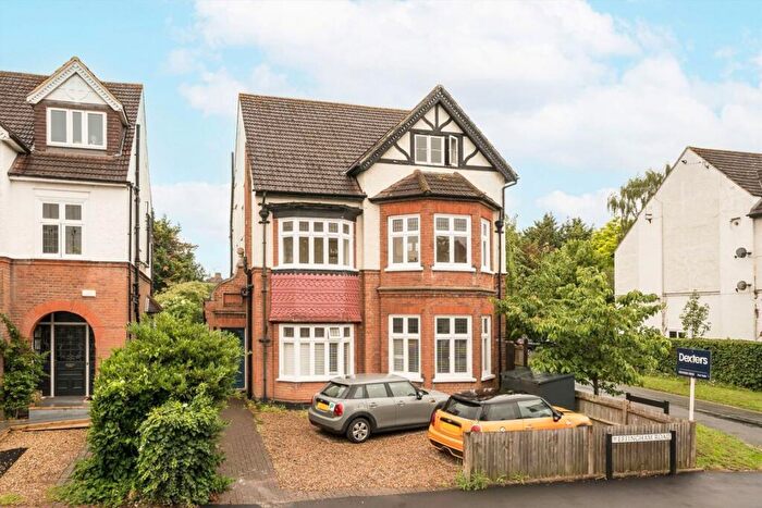 2 Bedroom Flat For Sale In Effingham Road, Surbiton, KT6