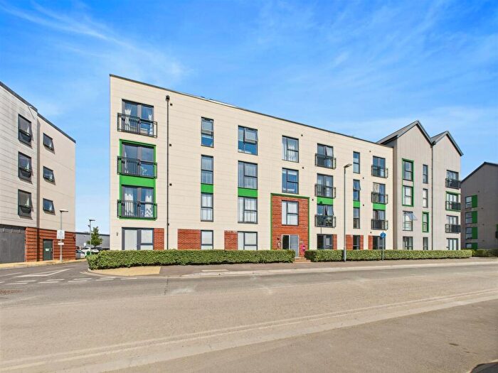 2 Bedroom Apartment For Sale In Foundry Lane, Chippenham, SN15