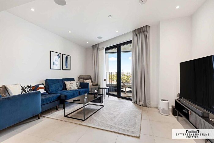 2 Bedroom Flat To Rent In Linear Place, London, SW11