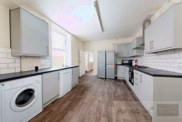 7 Bedroom Property To Rent In Manor House Road, NE2