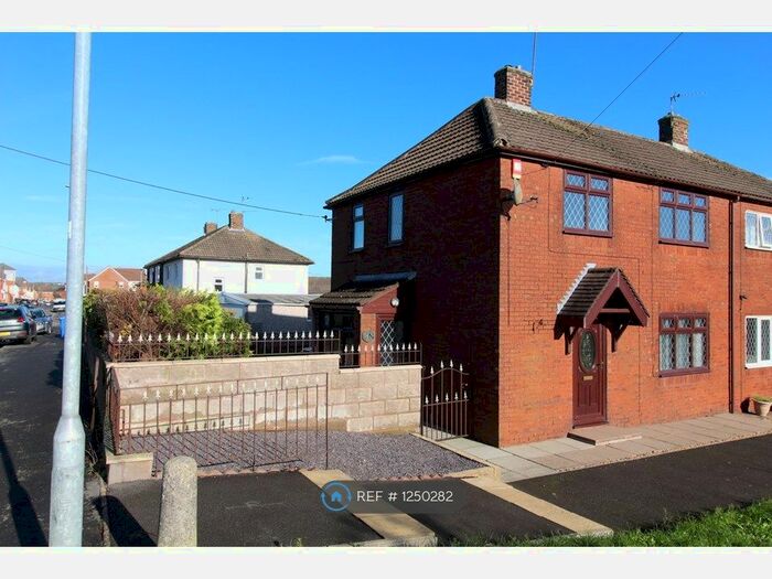 3 Bedroom Semi-Detached House To Rent In Lavender Close, Stoke-On-Trent ST3