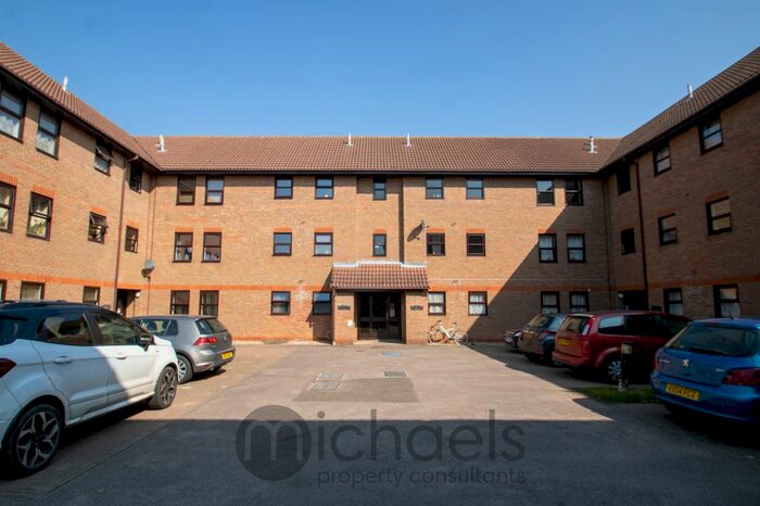 2 Bedroom Flat To Rent In Hanbury Gardens, Highwoods, Colchester, CO4