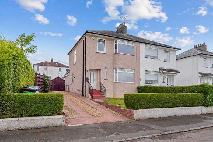 3 Bedroom Semi-Detached House For Sale In Sherwood Drive, Thornliebank, G46