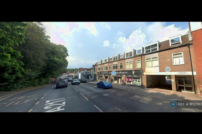 Studio To Rent In Bell Street, Reigate, RH2