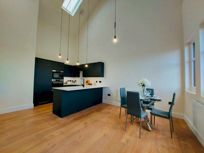 2 Bedroom Apartment To Rent In Tenby Street North, Birmingham, B1